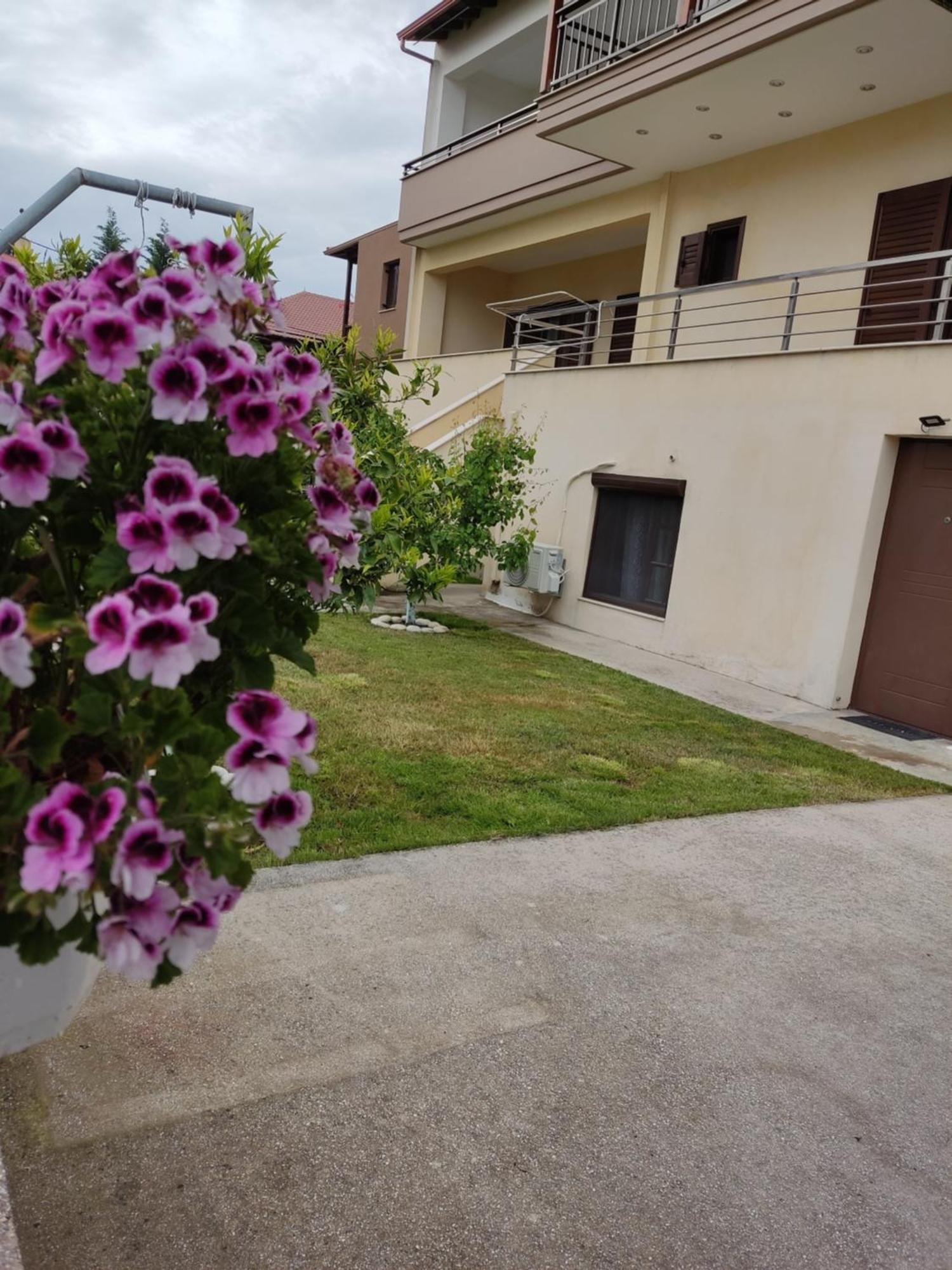 Milias Apartment'S Ierissos Exterior photo